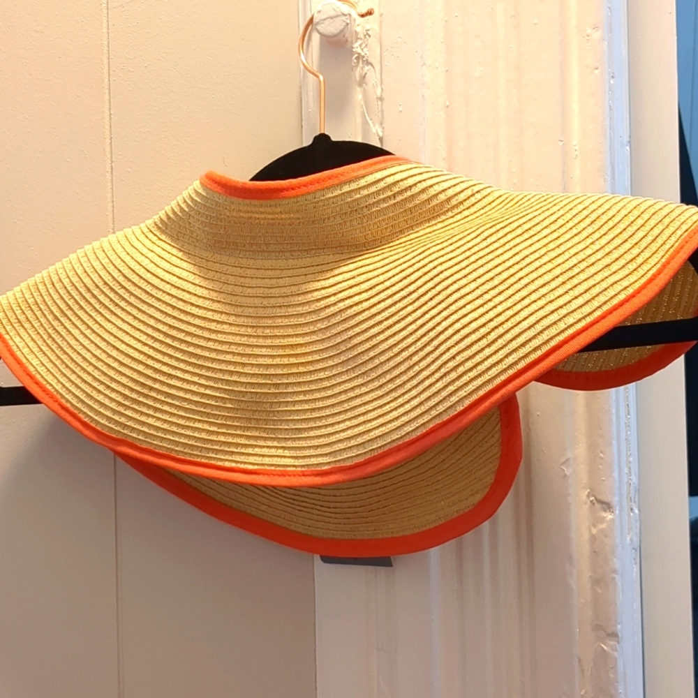 Straw hat - Picture 1 of 4